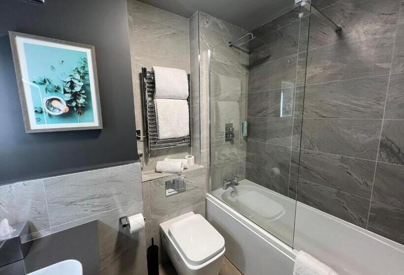 בית מלון כפרי The Essex Golf & Country Club