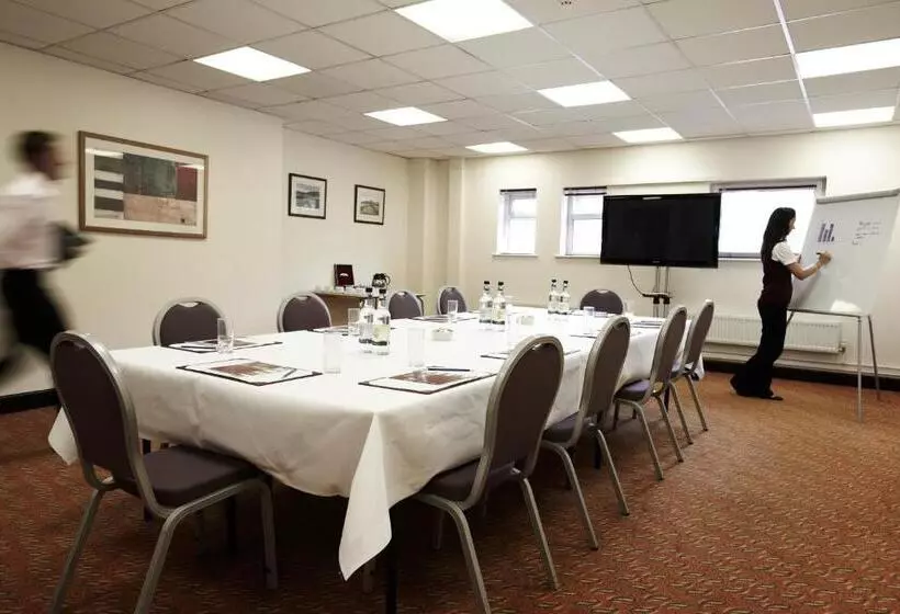 هتل The Essex Golf & Country Club