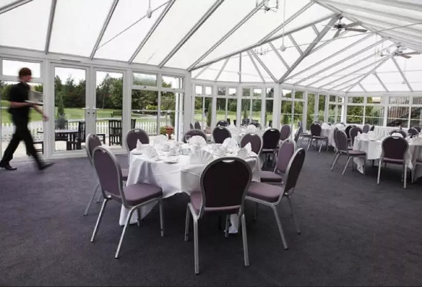 هتل The Essex Golf & Country Club