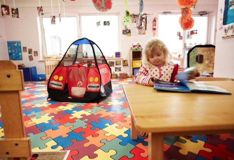 בית מלון כפרי The Essex Golf & Country Club