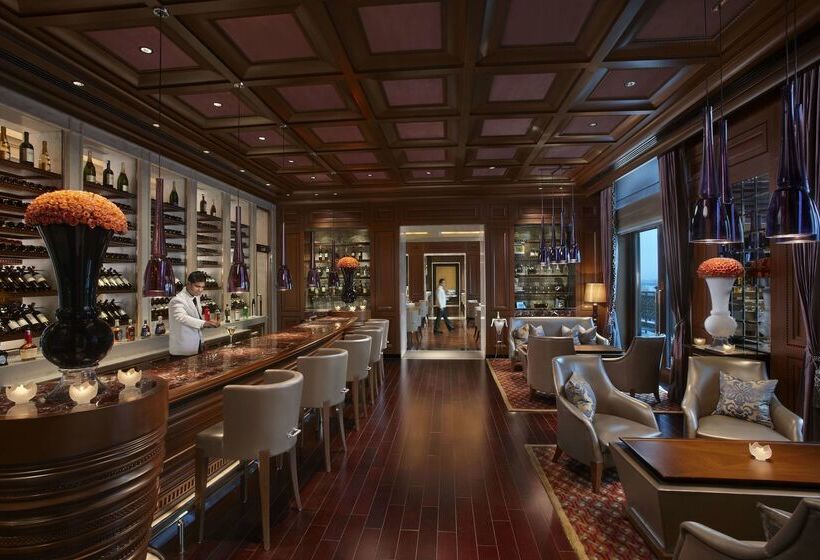 ホテル The Leela Palace New Delhi