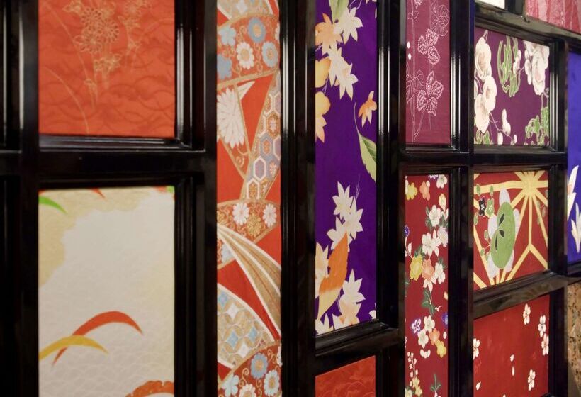 ホテル The Leela Palace New Delhi