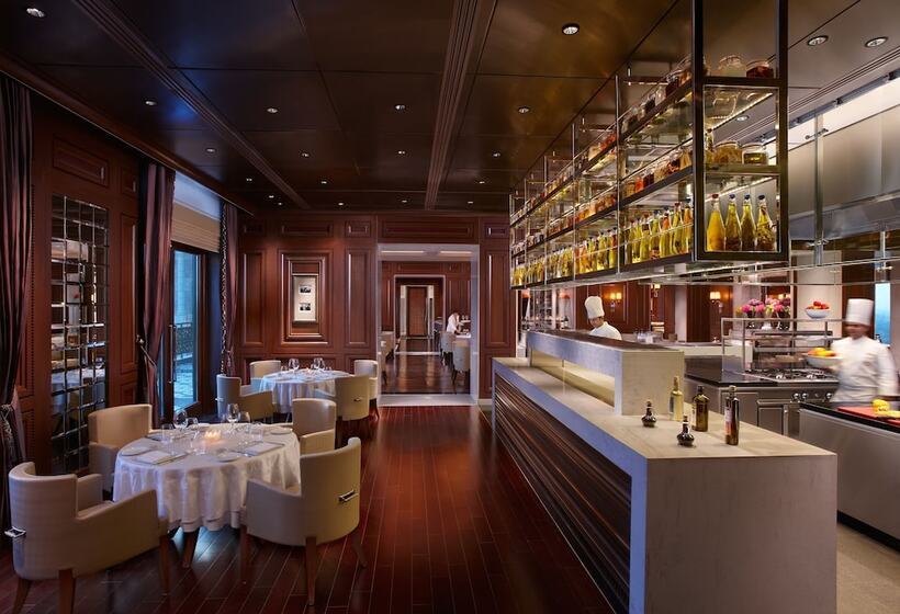 ホテル The Leela Palace New Delhi