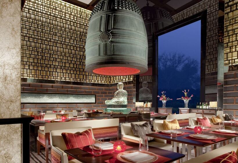 ホテル The Leela Palace New Delhi