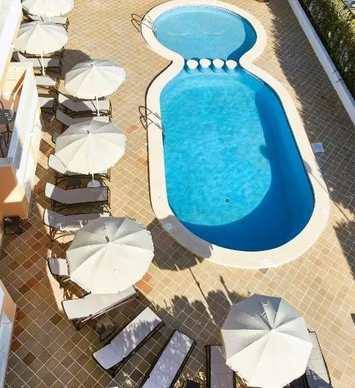 Universal Apartamentos Laguna Garden