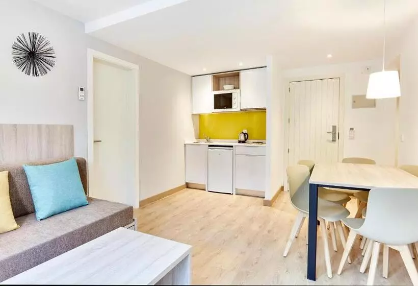 Universal Apartamentos Laguna Garden