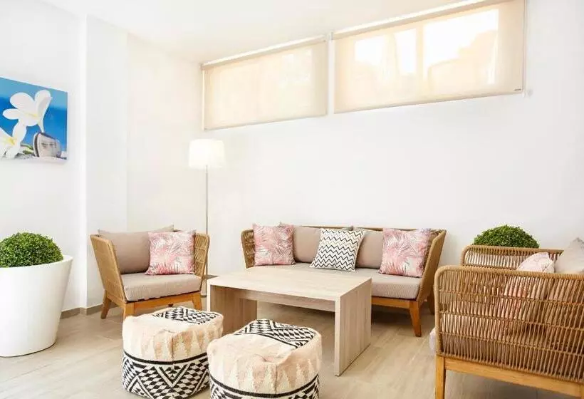 Universal Apartamentos Laguna Garden