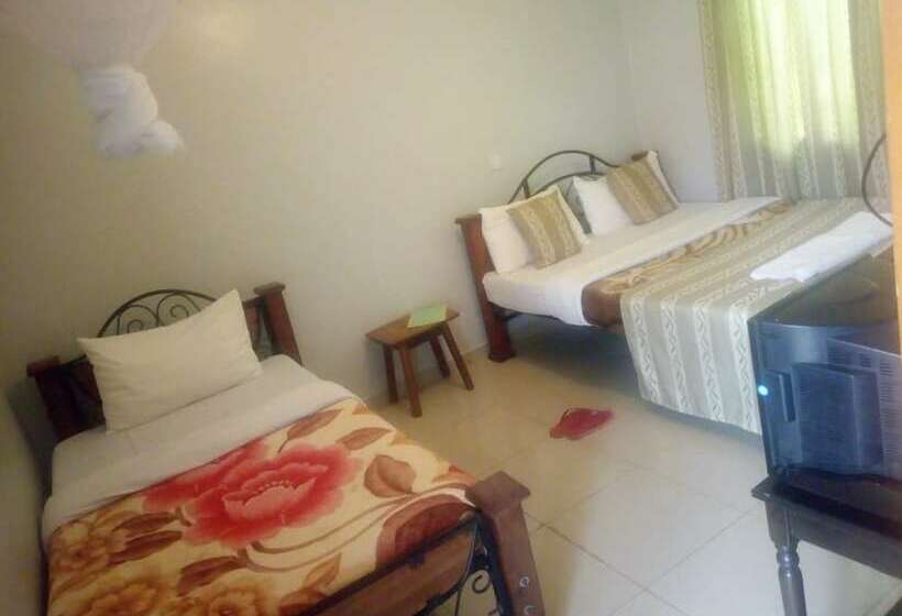 تختخواب و صبحانه Le Voyage Resort