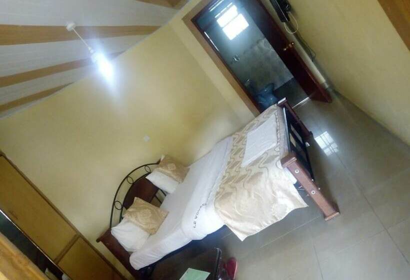 تختخواب و صبحانه Le Voyage Resort