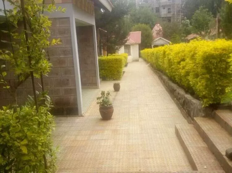 تختخواب و صبحانه Le Voyage Resort