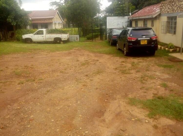 تختخواب و صبحانه Le Voyage Resort