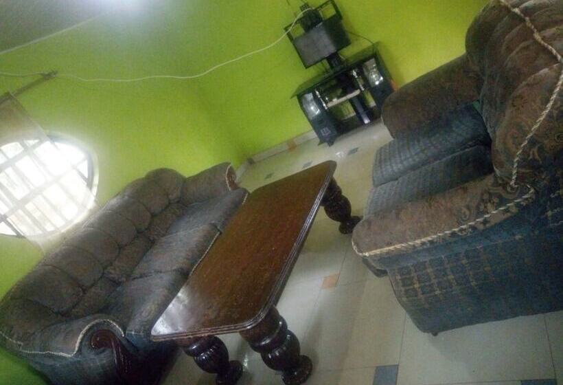 تختخواب و صبحانه Le Voyage Resort