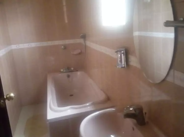 تختخواب و صبحانه Le Voyage Resort