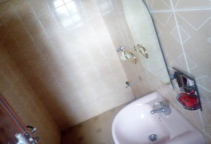 تختخواب و صبحانه Le Voyage Resort