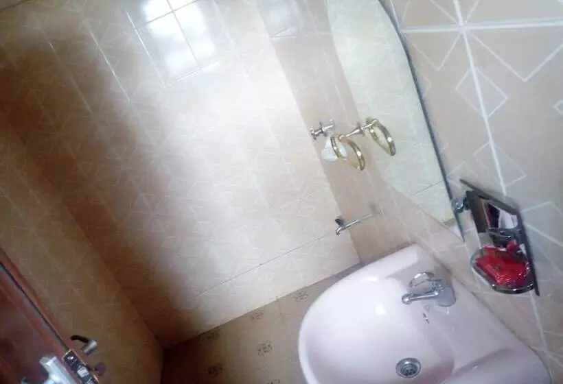 تختخواب و صبحانه Le Voyage Resort