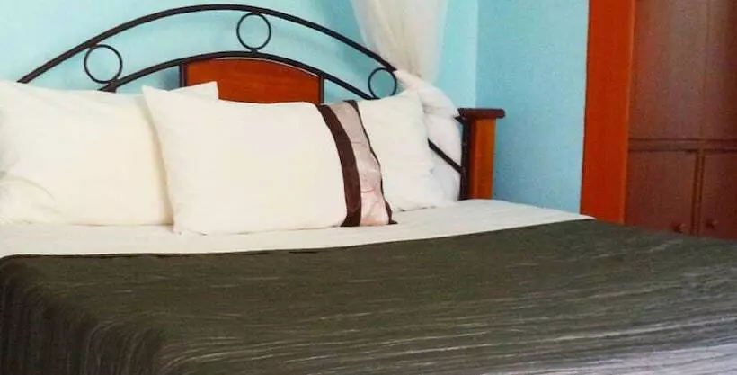 تختخواب و صبحانه Le Voyage Resort