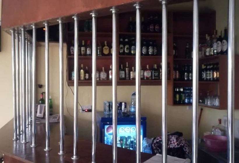 تختخواب و صبحانه Meris Lodge