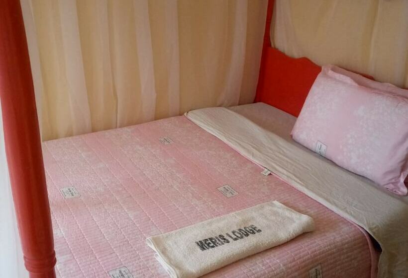 تختخواب و صبحانه Meris Lodge