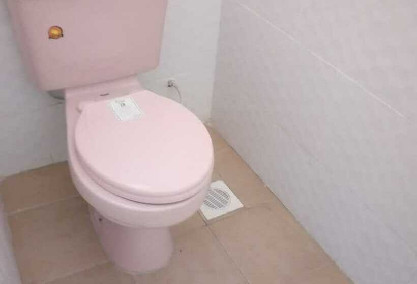 تختخواب و صبحانه Meris Lodge