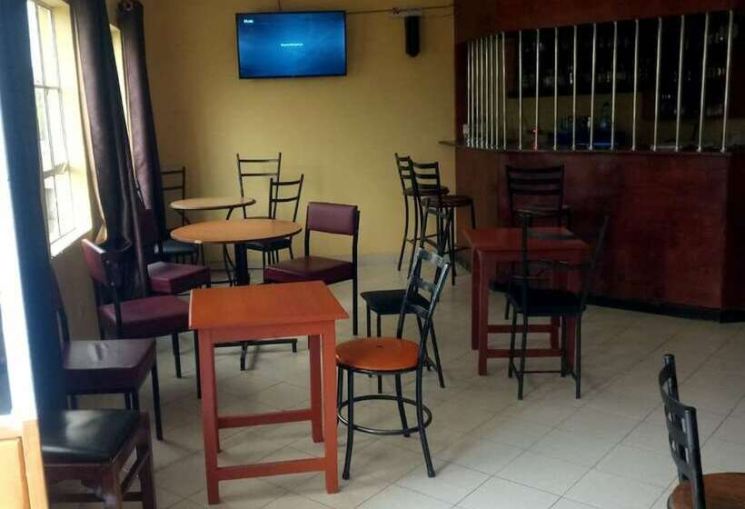 تختخواب و صبحانه Meris Lodge