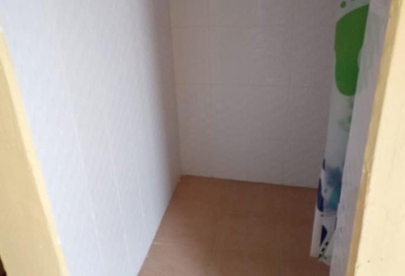 تختخواب و صبحانه Meris Lodge