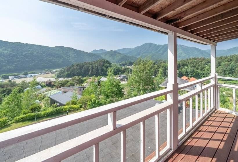 Hongcheon On The Hill Pension