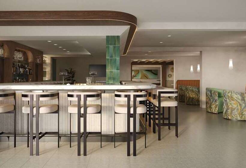 هتل Bermudiana Beach Resort, Tapestry Collection By Hilton