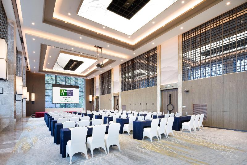 Hotel Holiday Inn Resort Mengding Mountain By Ihg