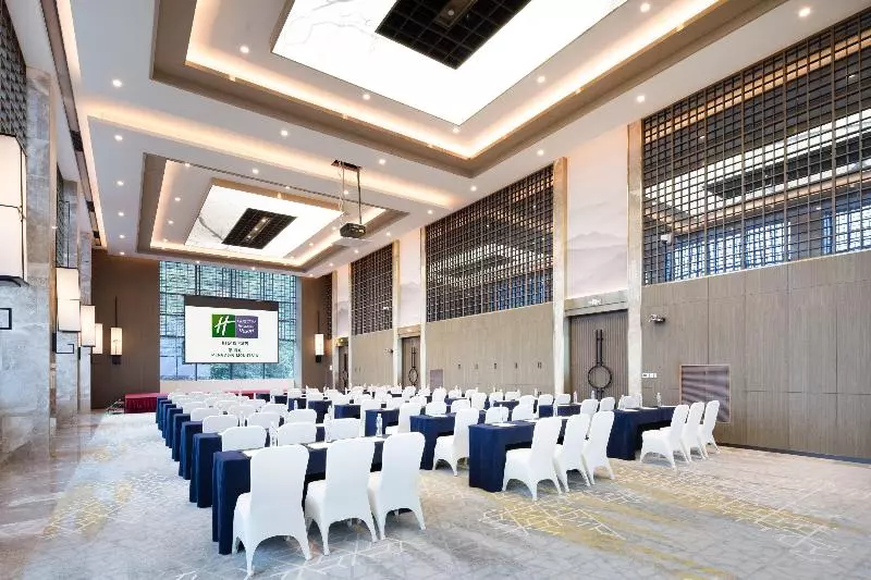 Hotelli Holiday Inn Resort Mengding Mountain By Ihg