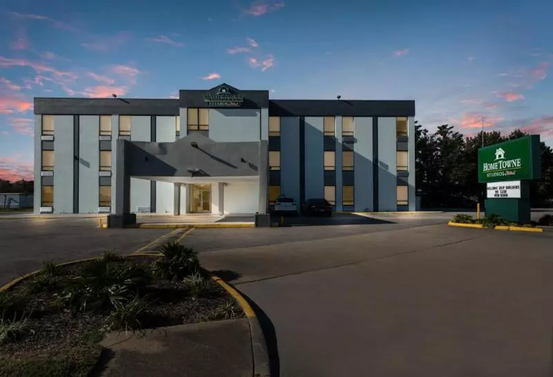 ホテル Hometowne Studios By Red Roof Newport News – Hampton West