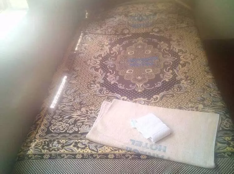 هتل Paresia