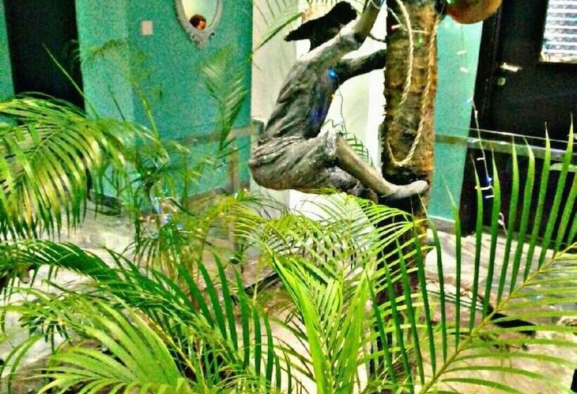 هتل Quztan Suites Ibadan