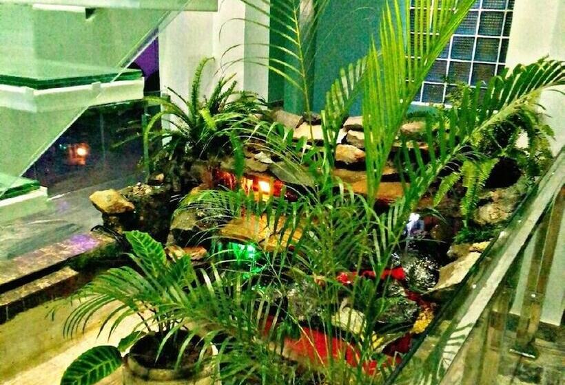 هتل Quztan Suites Ibadan