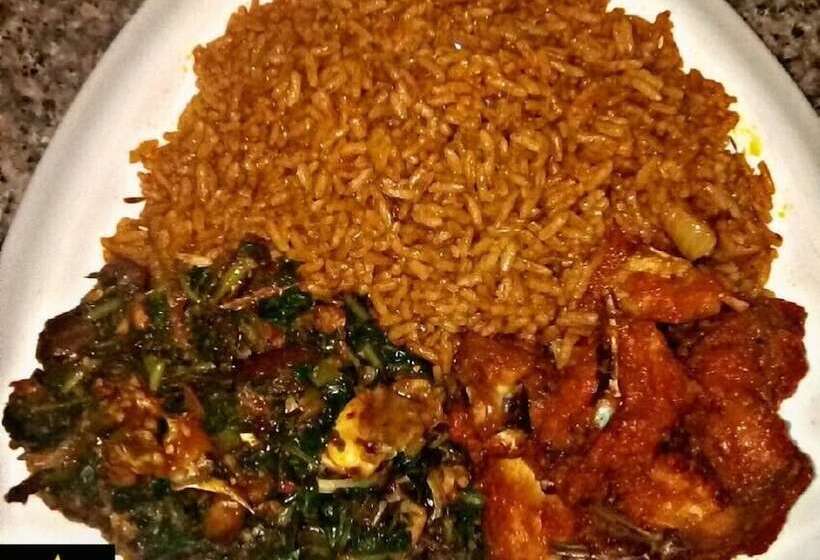 هتل Quztan Suites Ibadan