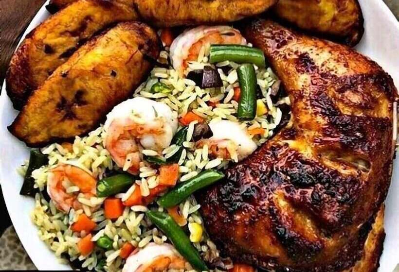 هتل Quztan Suites Ibadan