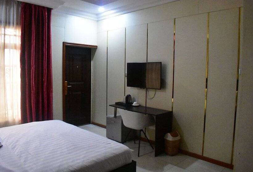 هتل Square Castle Residence