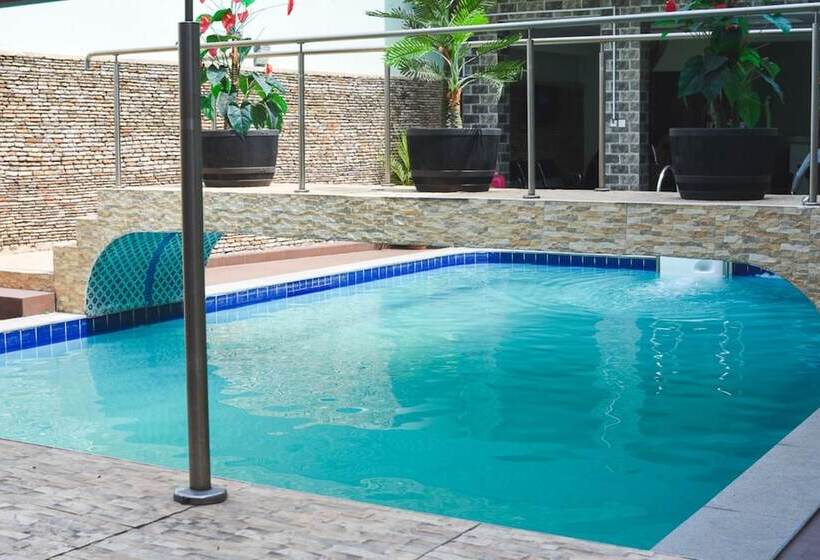 هتل Square Castle Residence