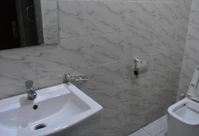 هتل Square Castle Residence