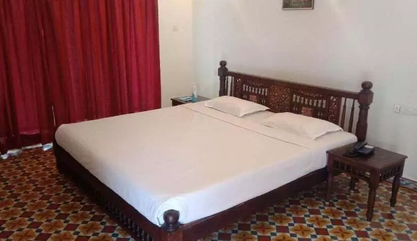 Hotelli Thappa Gardens Resort