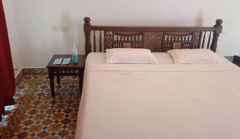 Hotelli Thappa Gardens Resort