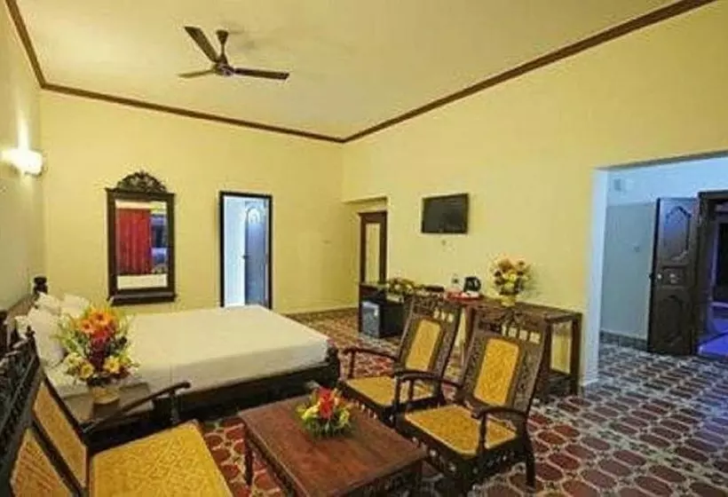 Hotelli Thappa Gardens Resort