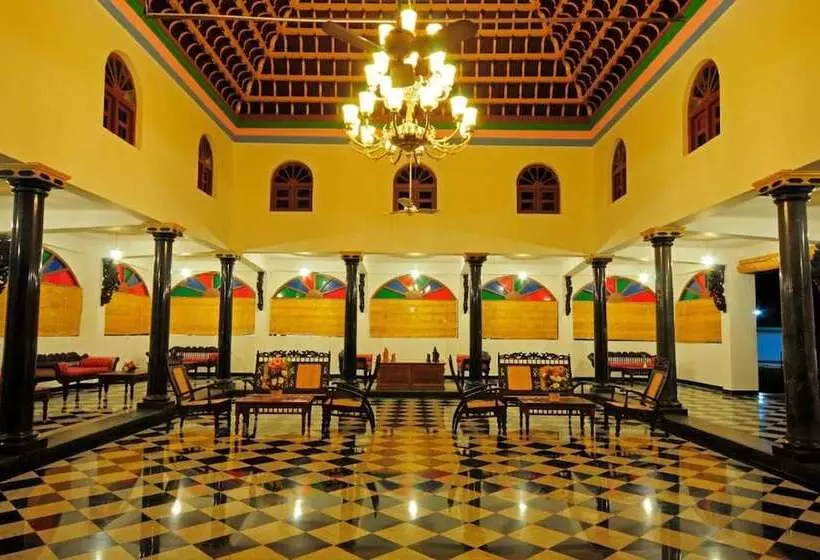 Hotelli Thappa Gardens Resort