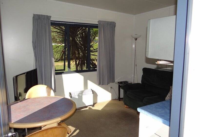 호텔 Picton S Waikawa Bay Holiday Park