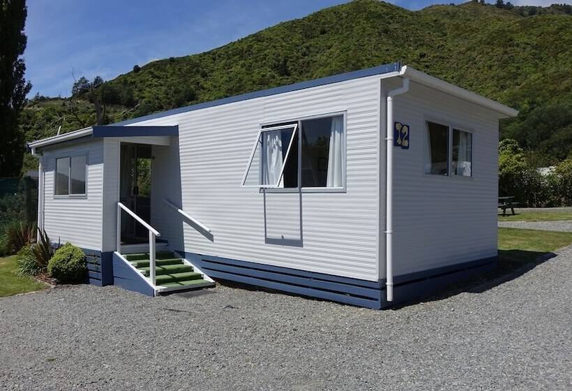 호텔 Picton S Waikawa Bay Holiday Park
