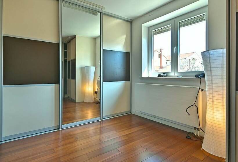 Luxury Villa With Private Pool & Sea View Near City Center Of Poreč