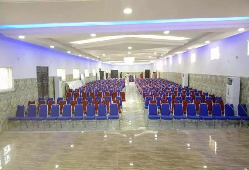 Milton Park Hotel & Resort