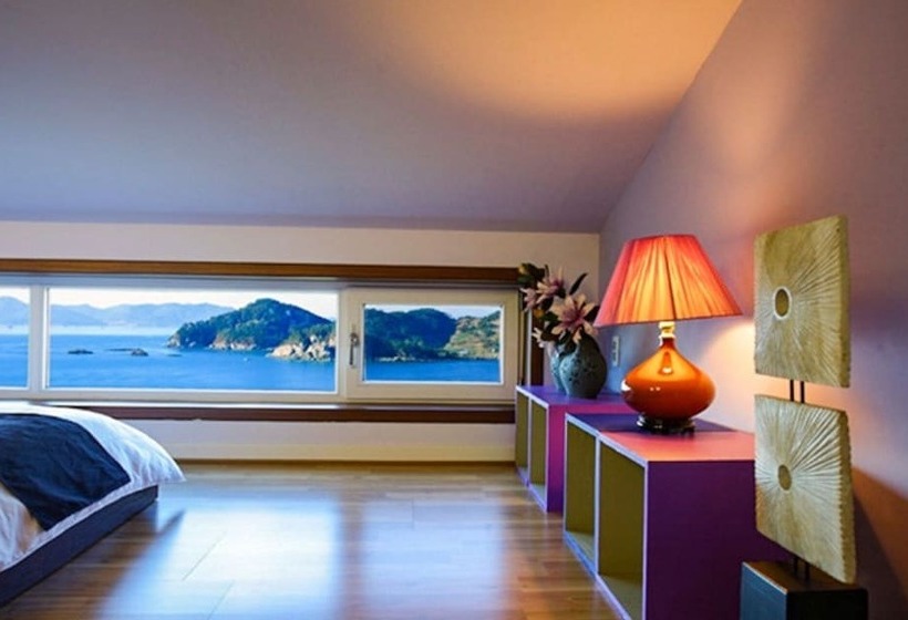 Namhae Elnido Pension
