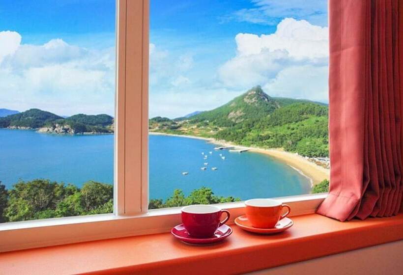 Namhae Elnido Pension