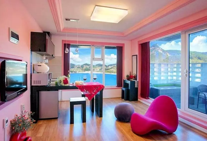 Namhae Elnido Pension