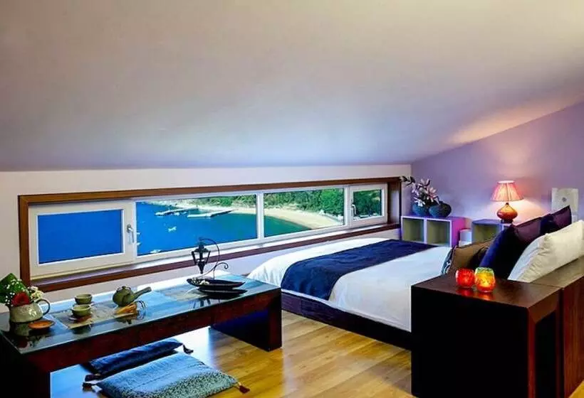 Namhae Elnido Pension